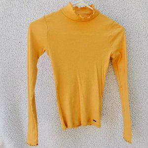 Hollister Yellow Long Sleeve Ruffled Edge Turtle Neck Sweater Top